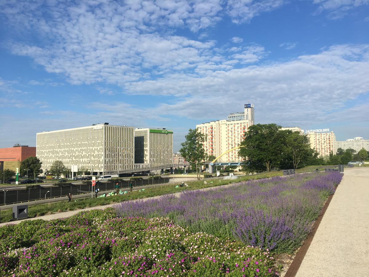 Ferienwohnung KFiP Apart Spodek 300m THREE Kattowitz Exterior foto