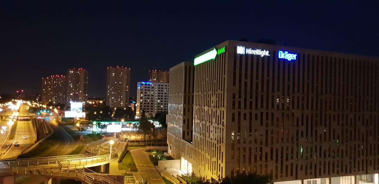 Ferienwohnung KFiP Apart Spodek 300m THREE Kattowitz Exterior foto
